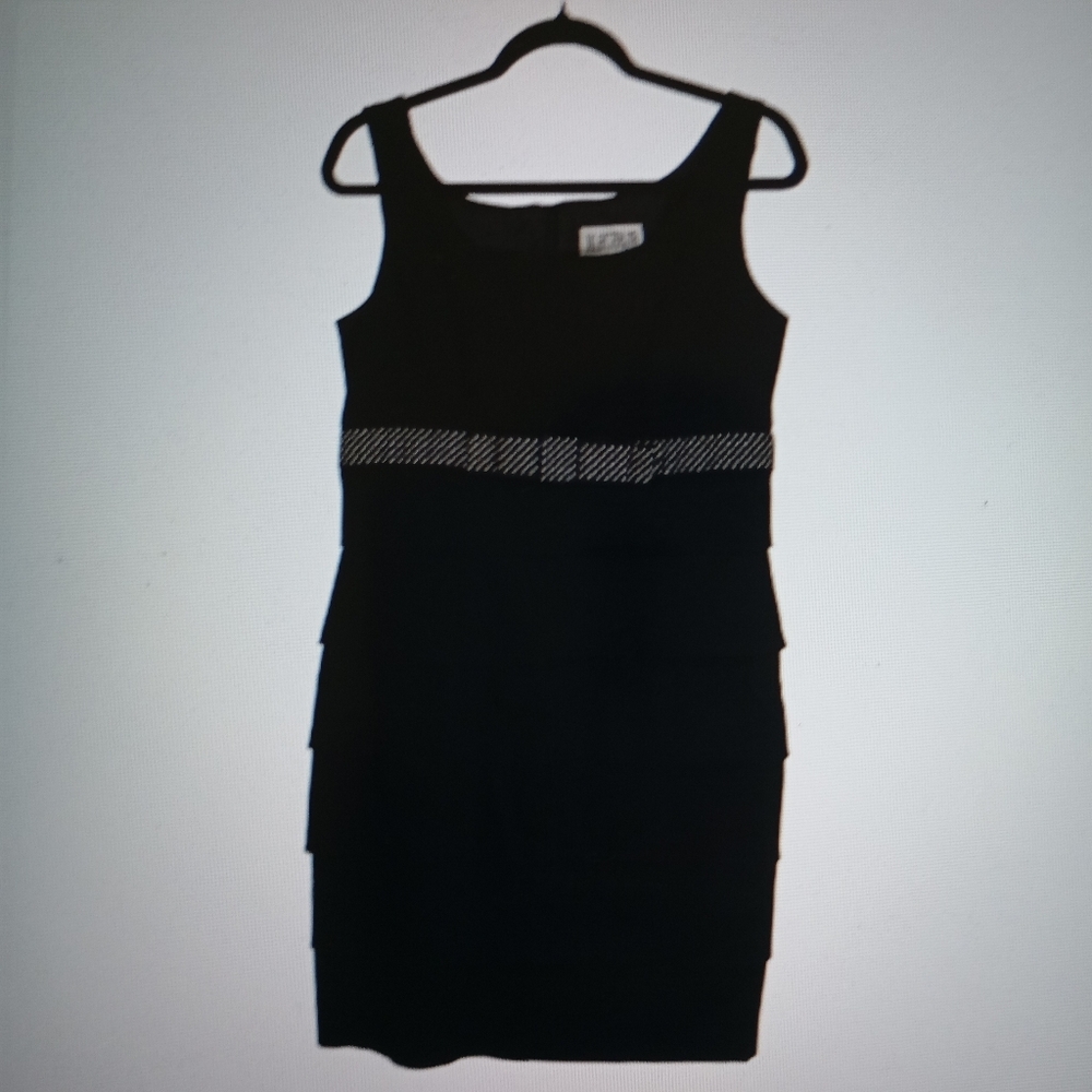 Julian Taylor Black Sleeveless Tiered Sheath Dress Sz 10 Polka Dot Waist Accent